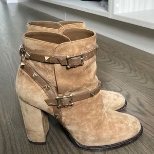 Valentino rockstud suede booties